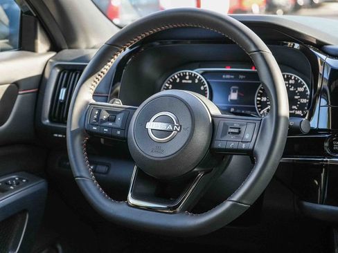 Used 2025 Nissan Pathfinder Rock Creek AWD/4WD image 16