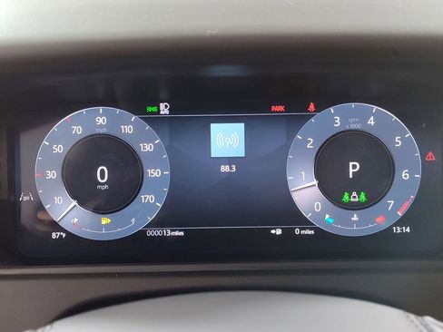 Used 2026 Land Rover Range Rover Velar Dynamic SE image 17