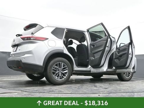 Used 2024 Nissan Rogue S image 73
