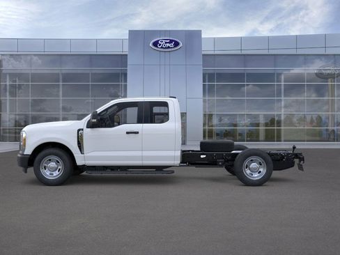 New 2025 Ford F350 XL image 3