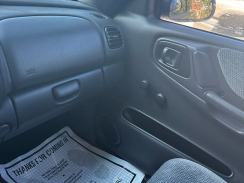Used 1999 Dodge Dakota Sport image 24