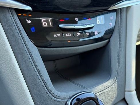 Certified 2024 Cadillac XT6 Premium Luxury image 33