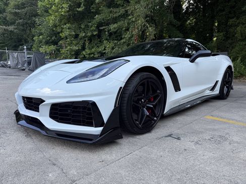 Used 2016 Chevrolet Corvette Z06 RWD image 8
