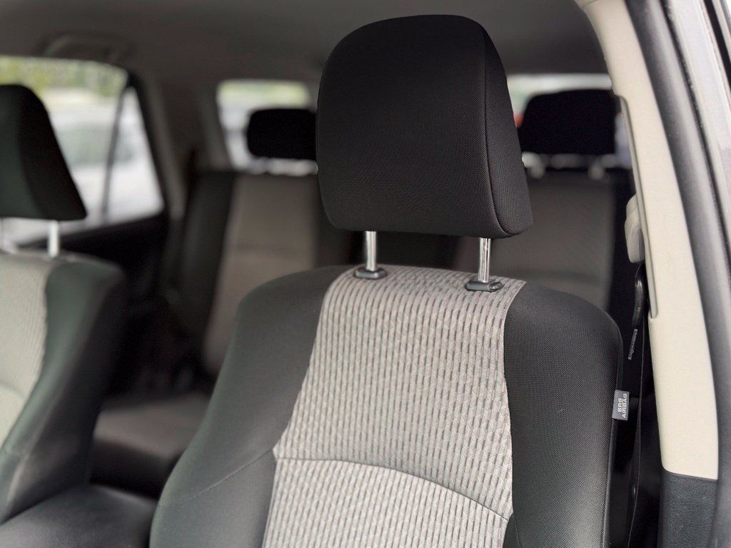 Used 2019 Toyota 4Runner SR5 AWD/4WD image 5