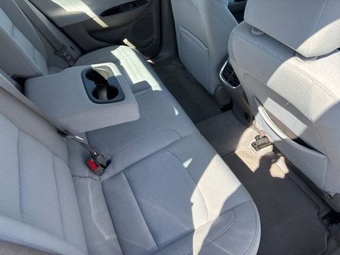 Used 2022 Chevrolet Malibu LT image 36