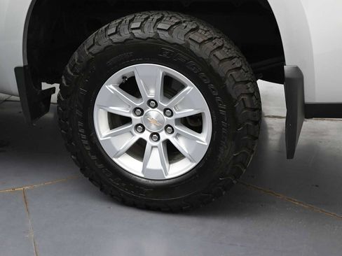 Used 2022 Chevrolet Silverado 1500 W/T w/ WT Value Package AWD/4WD image 4