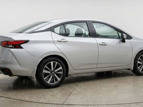 Used 2025 Nissan Versa SV image 9