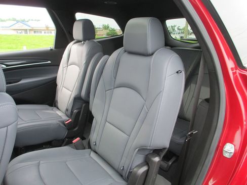 Used 2022 Buick Enclave Essence w/ Experience Buick Package FWD image 19