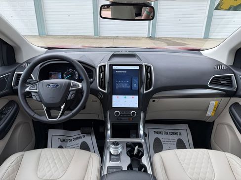 Used 2024 Ford Edge Titanium image 23