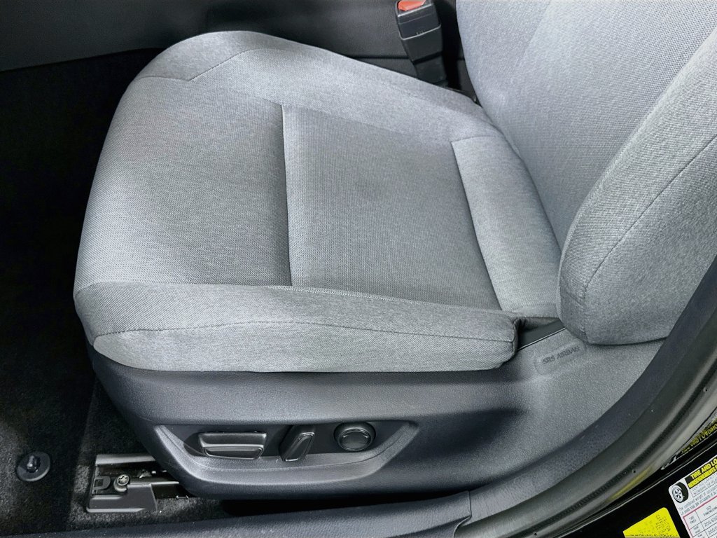 Used 2025 Toyota Camry LE w/ Convenience Package FWD image 19