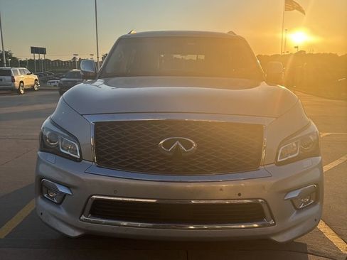 Used 2016 INFINITI QX80 2WD w/ Deluxe Technology Package image 2