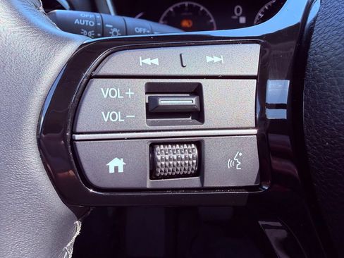 Used 2025 Honda Pilot Touring image 23