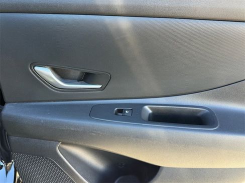 Used 2024 Hyundai Elantra Blue image 19