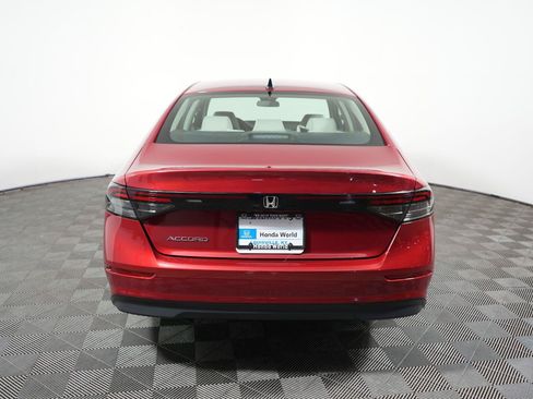Certified 2025 Honda Accord SE image 6