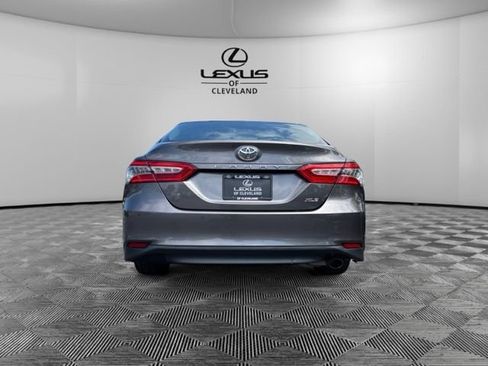 Used 2018 Toyota Camry XLE FWD image 6