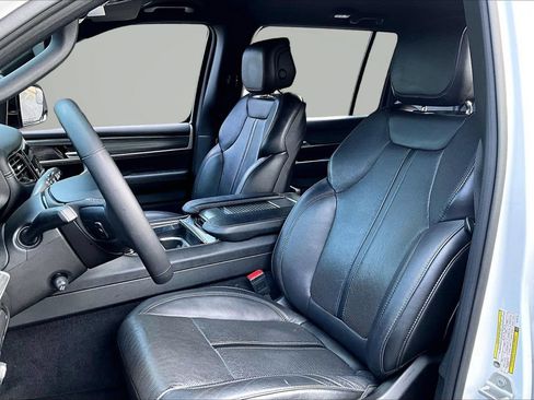 Certified 2024 Jeep Wagoneer L Series II w/ Flexible Seating Group RWD image 20