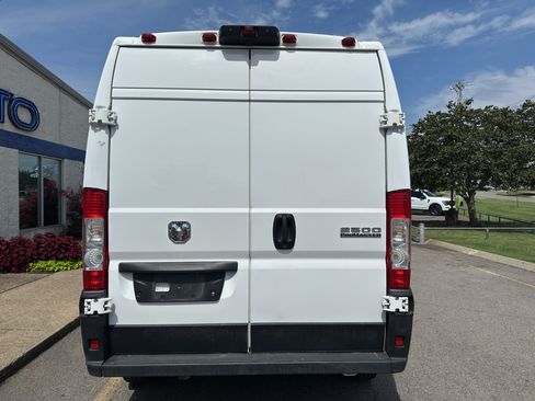 Used 2025 RAM ProMaster 2500 w/ Convenience Group FWD image 5