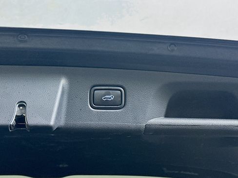 Used 2025 Hyundai Palisade SEL FWD image 32