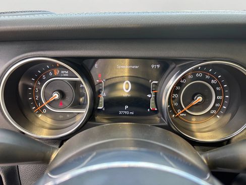 Used 2022 Jeep Gladiator Overland w/ Popular Equipment Package AWD/4WD image 29