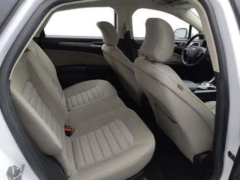 Used 2018 Ford Fusion S FWD image 19
