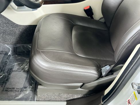 Used 2020 Land Rover Range Rover HSE image 18