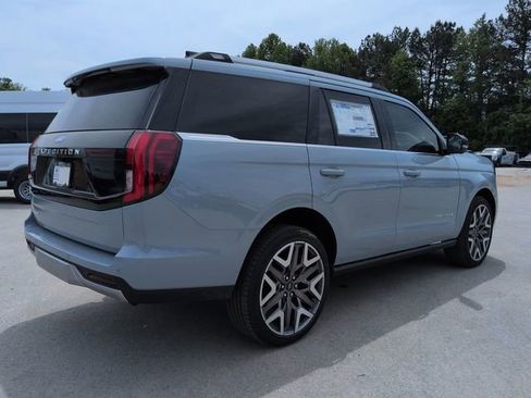 New 2026 Ford Expedition Platinum image 4