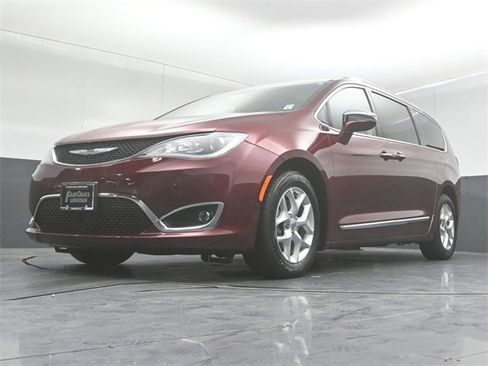 Used 2020 Chrysler Pacifica Limited w/ Advanced Safetytec Group image 38