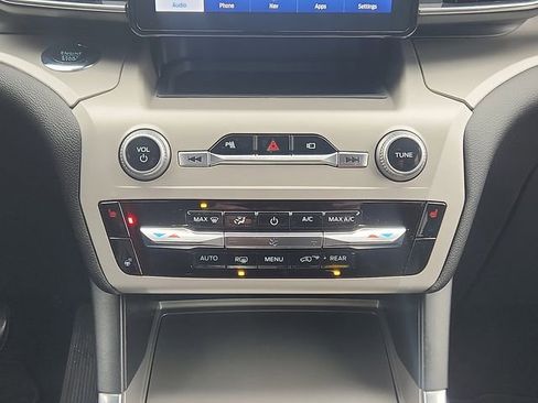 Certified 2023 Ford Explorer XLT w/ Equipment Group 202A AWD/4WD image 18