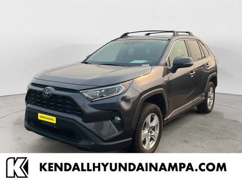 Used 2020 Toyota RAV4 XLE w/ Carpet Mat Package AWD/4WD image 1