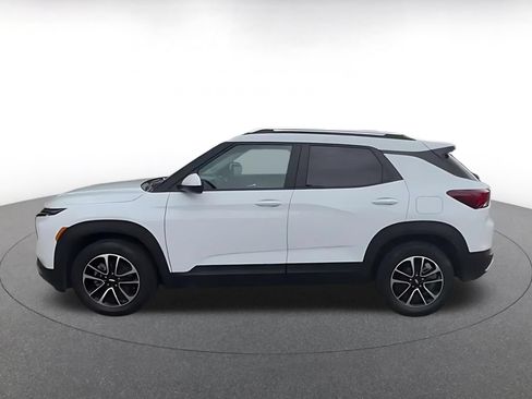 Used 2025 Chevrolet TrailBlazer LT FWD image 9
