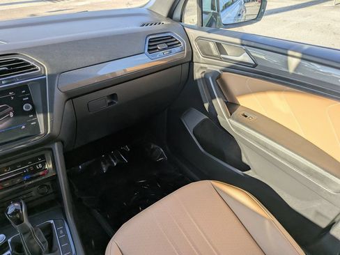 Certified 2023 Volkswagen Tiguan SE FWD image 14