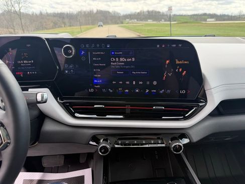 Used 2025 Chevrolet Silverado EV RST image 40