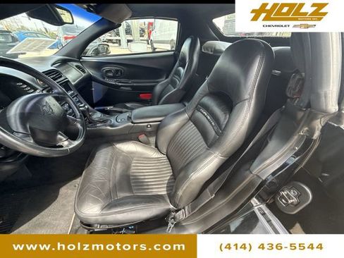 Used 2001 Chevrolet Corvette Convertible w/ Preferred Equipment Group2 RWD image 17
