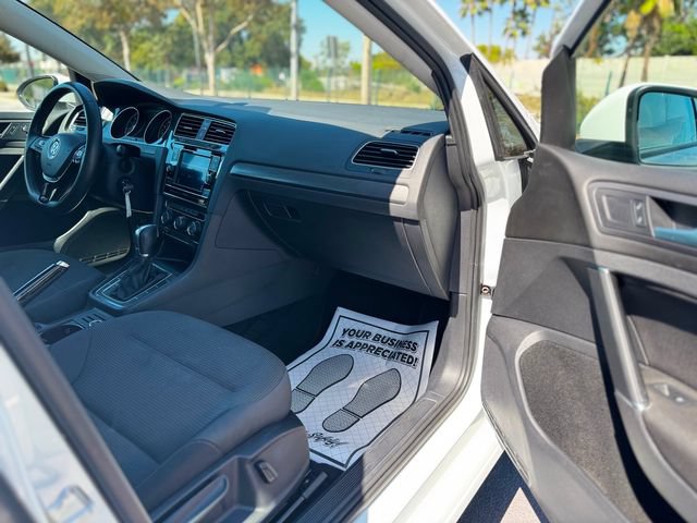 Used 2019 Volkswagen Golf S FWD image 25