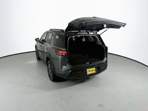 Used 2024 Nissan Pathfinder SV FWD image 24