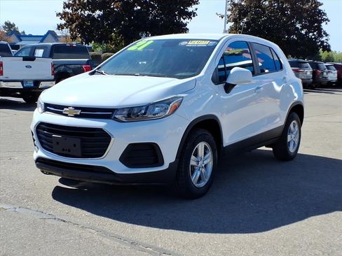 Used 2021 Chevrolet Trax LS w/ Tint and Cruise Package image 3