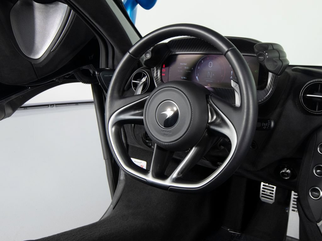 Used 2024 McLaren 750S Spider RWD image 32