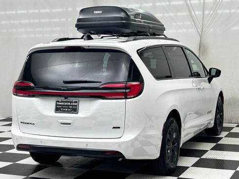 New 2026 Chrysler Pacifica Select AWD/4WD image 5