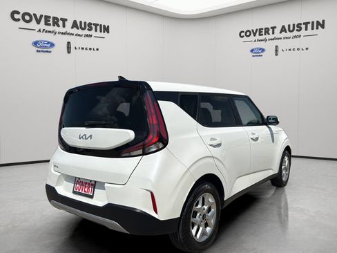 Used 2024 Kia Soul LX w/ Option Group 015 FWD image 5