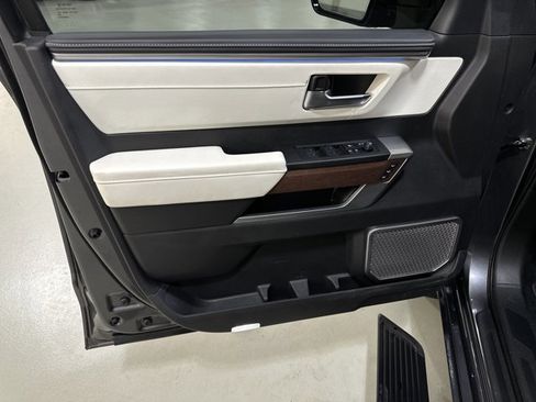 Used 2024 Toyota Sequoia Capstone image 18