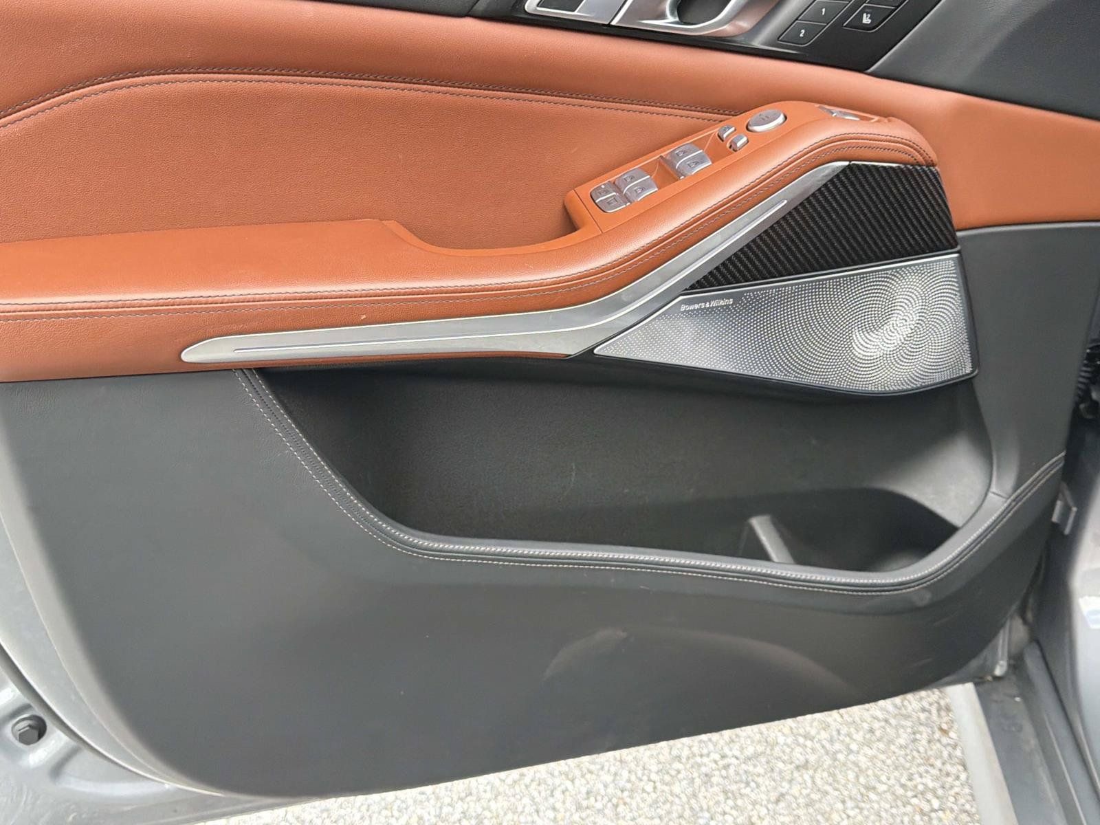 Used 2025 BMW ALPINA XB7 AWD/4WD image 17