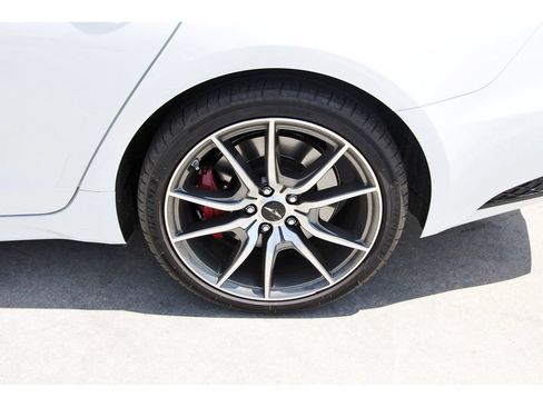 Used 2025 Genesis G70 2.5T RWD image 7