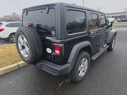 Used 2020 Jeep Wrangler Unlimited Sport S image 3