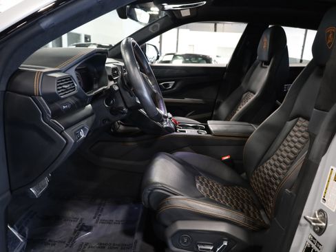 Used 2021 Lamborghini Urus image 16