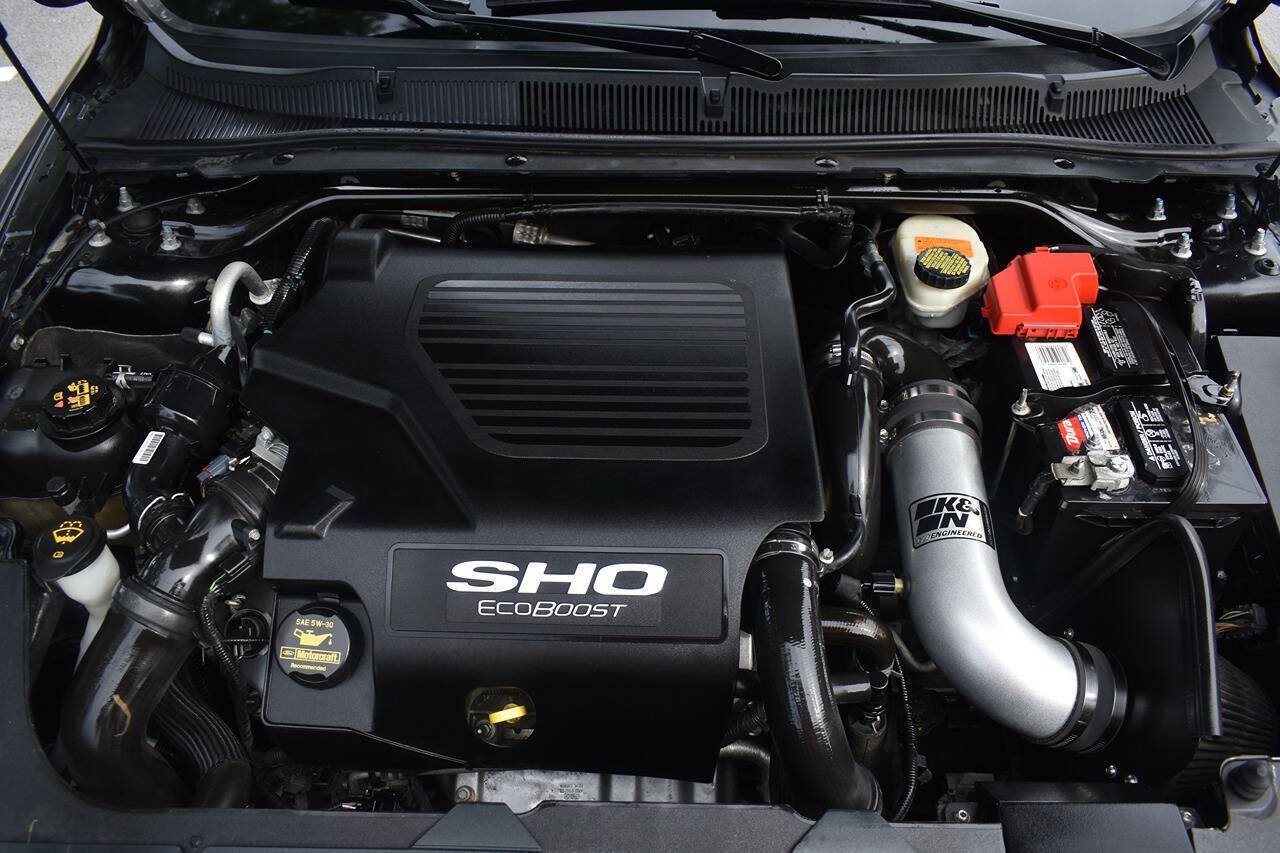 Used 2013 Ford Taurus SHO AWD/4WD image 15