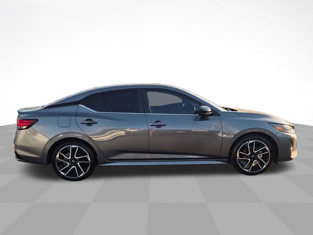 Certified 2025 Nissan Sentra SR w/ SR Premium Package FWD image 4