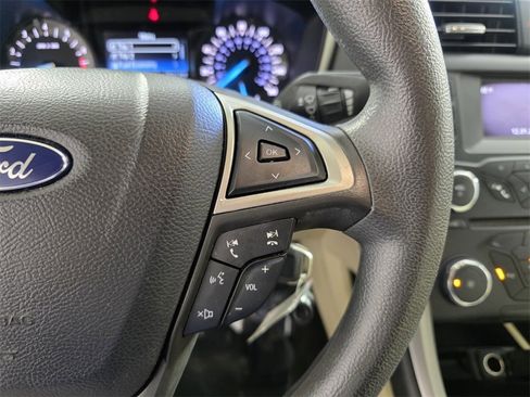 Used 2015 Ford Fusion SE image 21