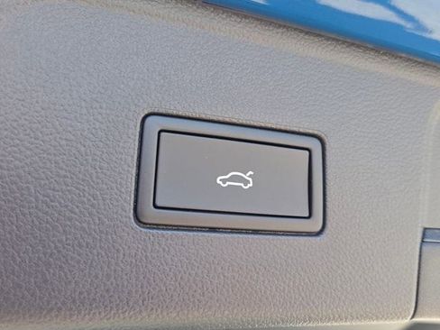 New 2026 Volkswagen Atlas SE image 13