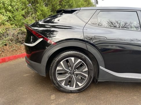 Used 2024 Kia EV6 Light image 4