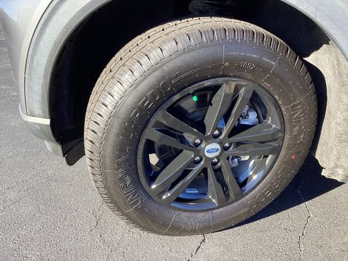 Used 2022 Ford Explorer XLT image 23